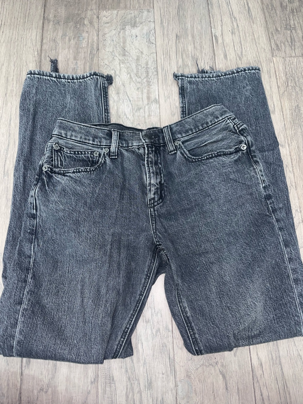 American Eagle Low Rise Baggy Jeans